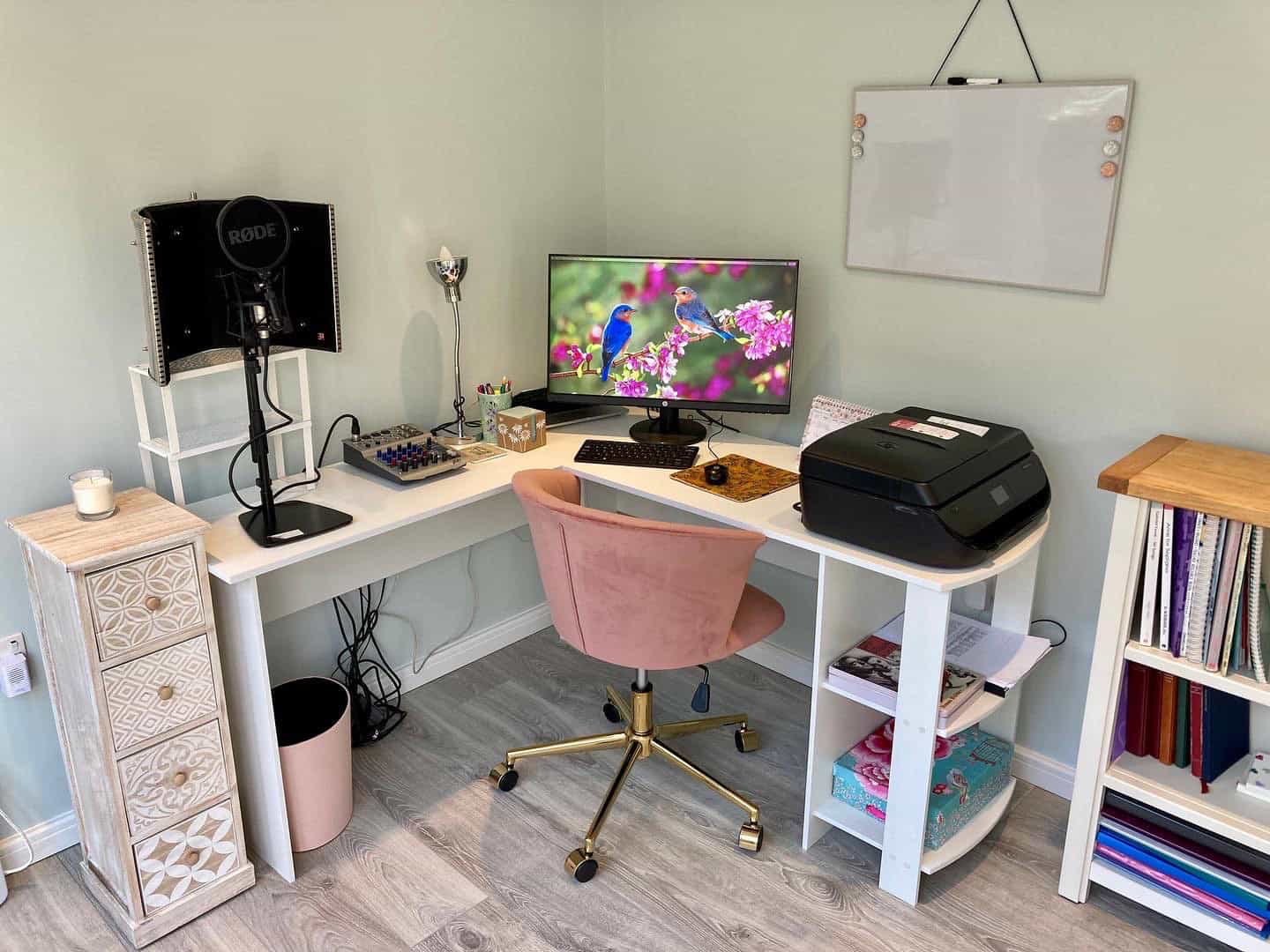 Garden Office Interior 1